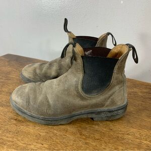 Blundstone distressed leather boots